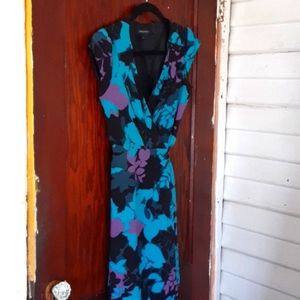 Banana Republic Factory sz 2 pit 15 inches floral & leaf pattern wrap dress